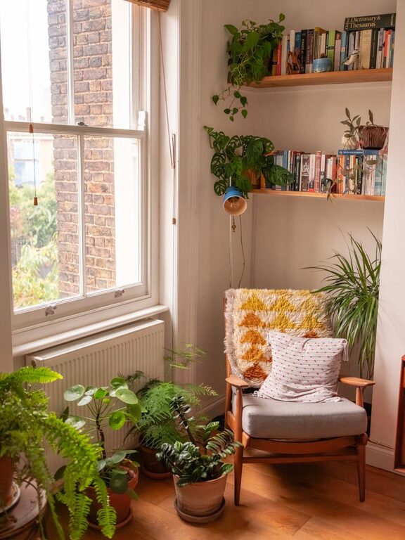 Simple Tips to Create a Cozy and Inviting Reading Nook at Home